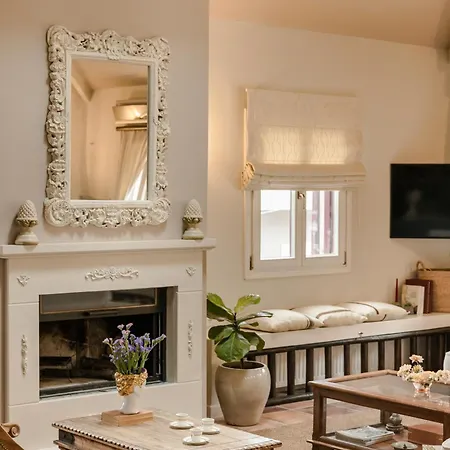 Scorpios Mansion Loft / Downtown Skala / Seaside Holiday home *