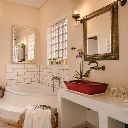 Scorpios Mansion Loft / Downtown Skala / Seaside Holiday home *